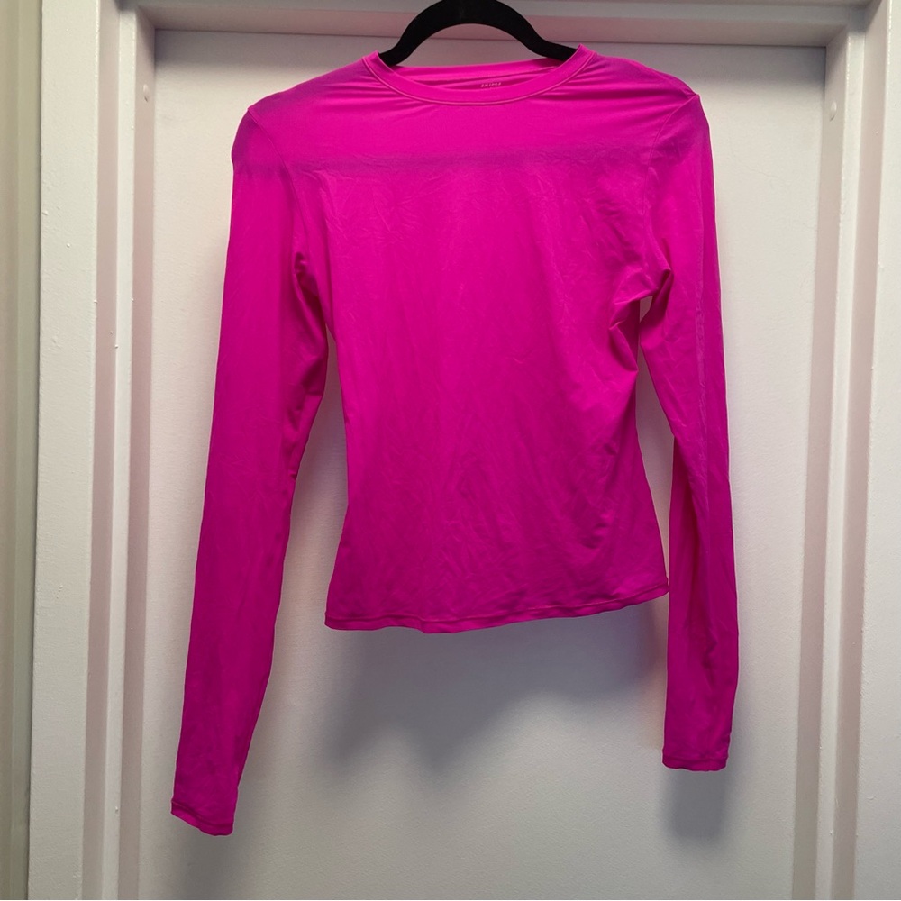SOLD: SKIMS Long Sleeve Crewneck Tee in Hot Pink - Picture 3 of 5
